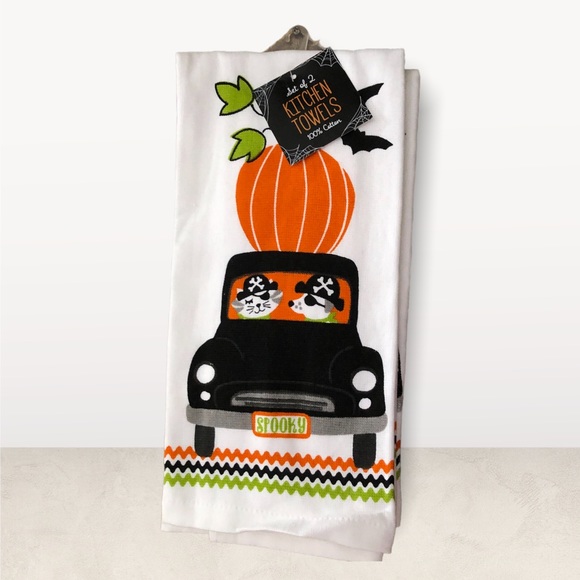 HOST PICK 🎃 Halloween Pirate Cat & Dog In Old Timey Truck Kitchen Hand Towels - Picture 5 of 5